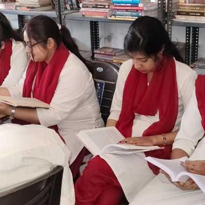 Reading space in the college library